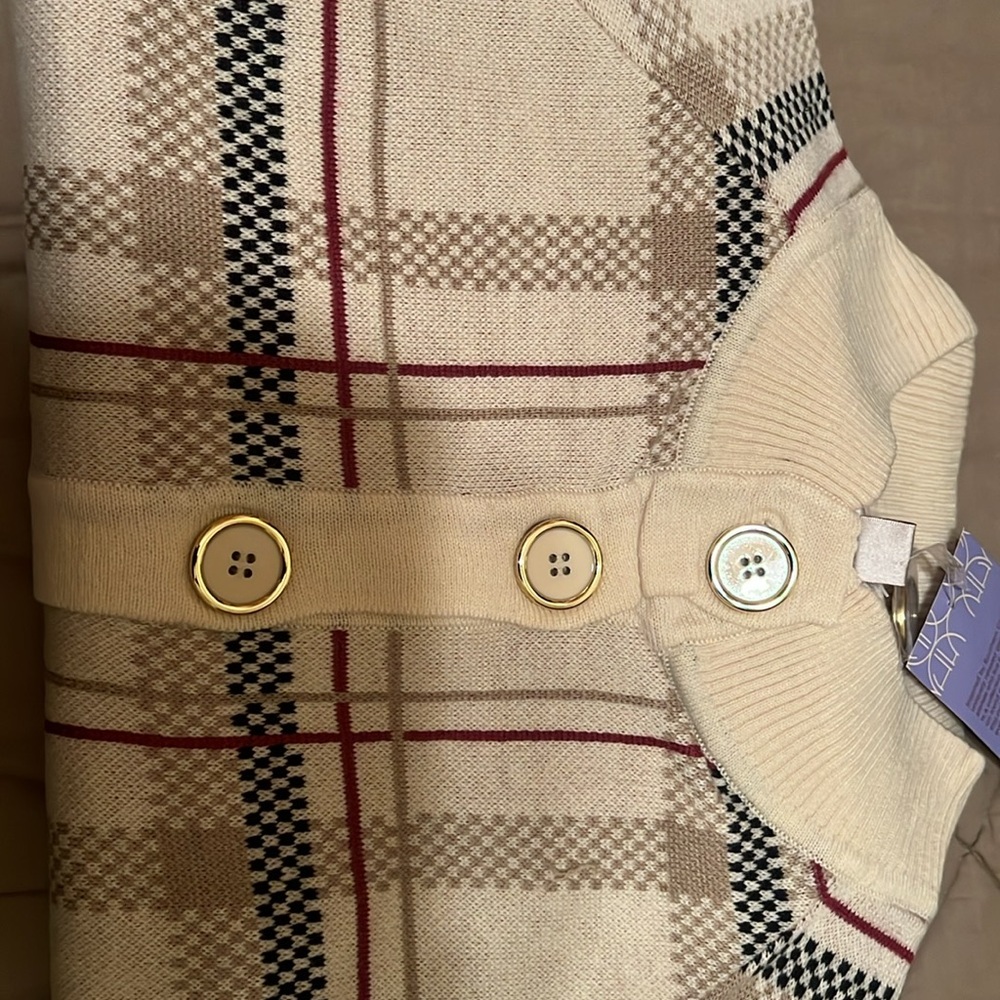 Hot In Hollywood
Women's 2X/3X Button...